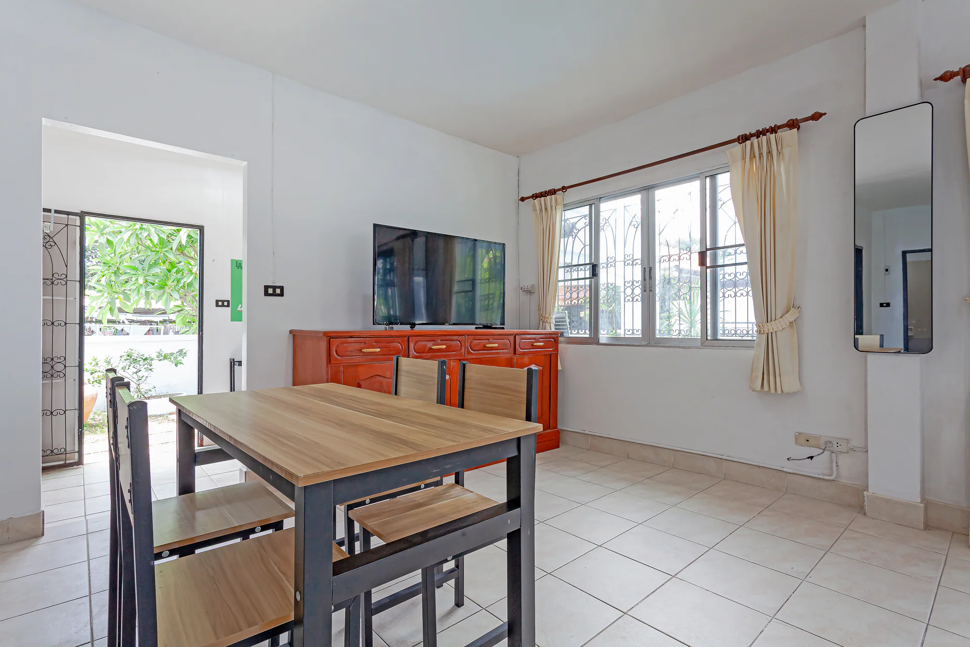 Odies Laguna Beach — view 16
